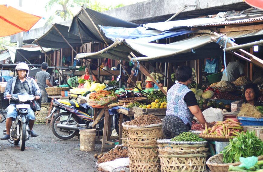 Harga Sembako di Jakarta Hari Ini: Bawang Merah Turun, Telur dan Cabai Naik