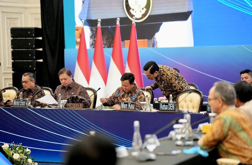 Luhut ke Pengusul Pemakzulan Gibran: Kalau Tak Taat Konstitusi, Jangan Tinggal di Indonesia