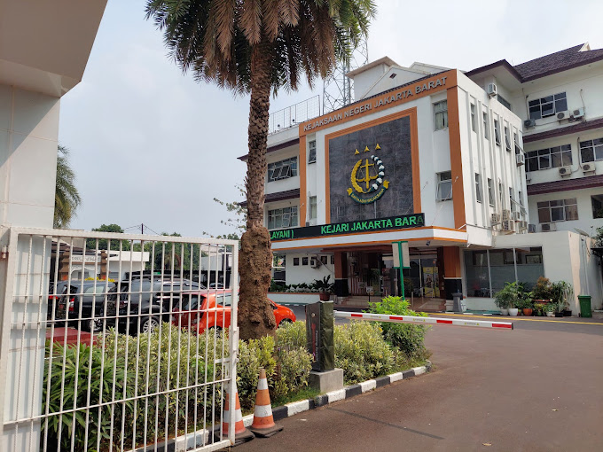 Gedung kantor Kejaksaan Negeri Jakarta Barat.