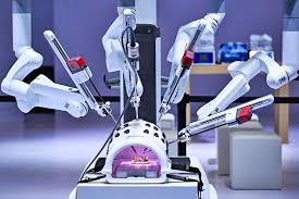 Empat lengan robot bedah Toumai digunakan dalam simulasi pembedahan presisi tinggi menyaingi sistem da Vinci