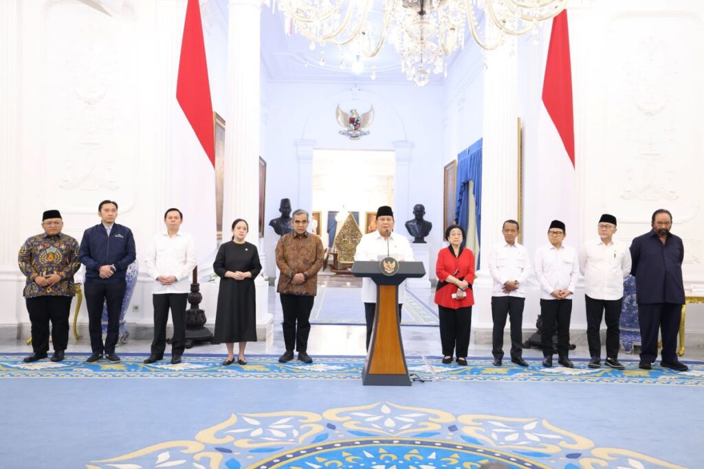 Presiden Prabowo Subianto cabut tunjangan DPR dan hentikan perjalanan dinas luar negeri sebagai langkah tegas merespons aspirasi rakyat.
