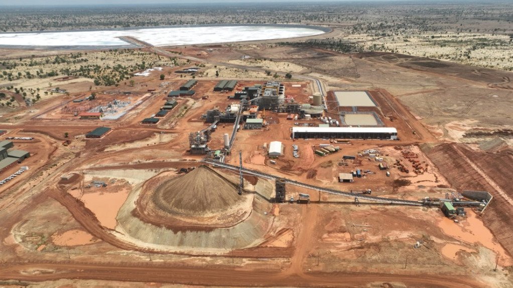 Proses nasionalisasi tambang emas Burkina Faso di situs Kiaki.