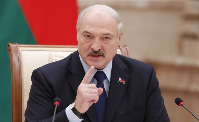 Pernyataan Lukashenko muncul di tengah meningkatnya ketegangan geopolitik Moldova antara kubu pro-Rusia dan pro-Uni Eropa.