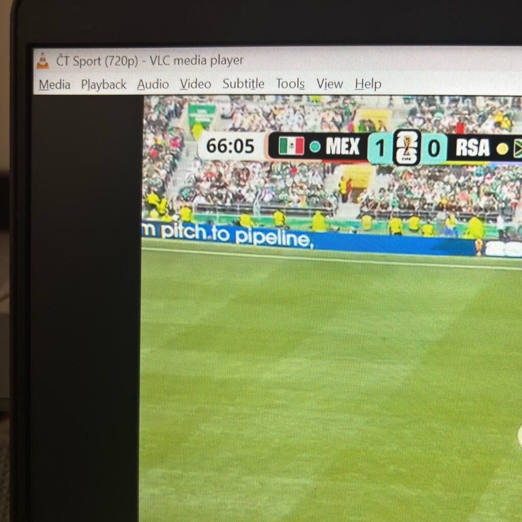 Tampilan playlist IPTV publik di aplikasi VLC Media Player.