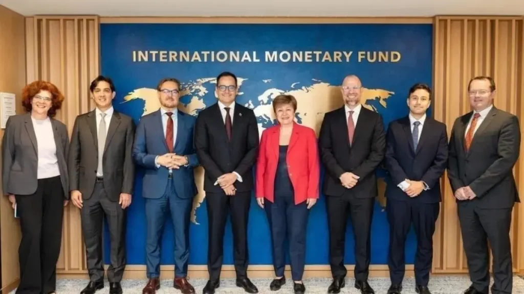 Delegasi Venezuela bertemu IMF di Washington untuk membahas restrukturisasi utang Venezuela.
