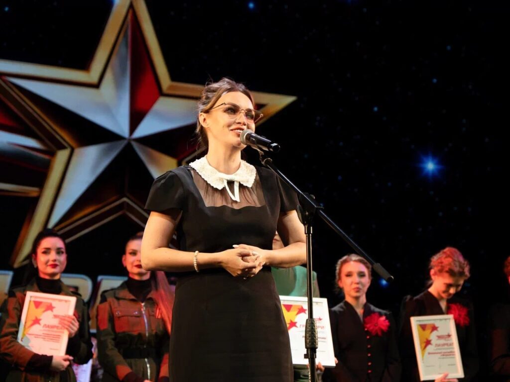 Penyanyi Belarus Daria Smantser dalam festival musik di Moskow.