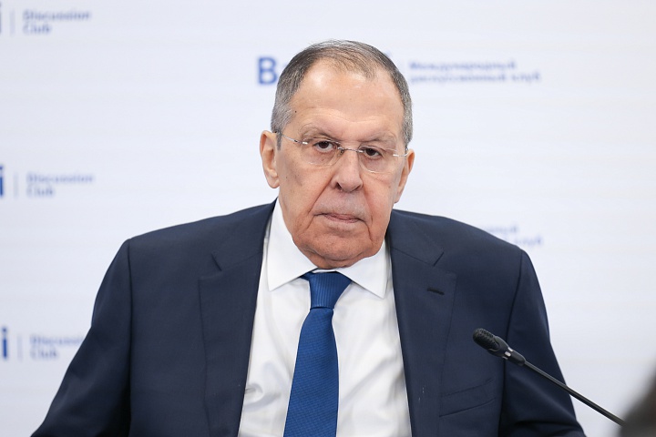 Menteri Luar Negeri Rusia Sergey Lavrov saat menghadiri SPIEF 2026 di St Petersburg.